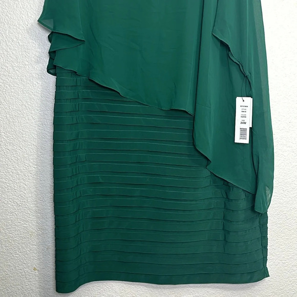 Scarlett Asymmetrical Dress in Deep Green - Picture 2 of 11
